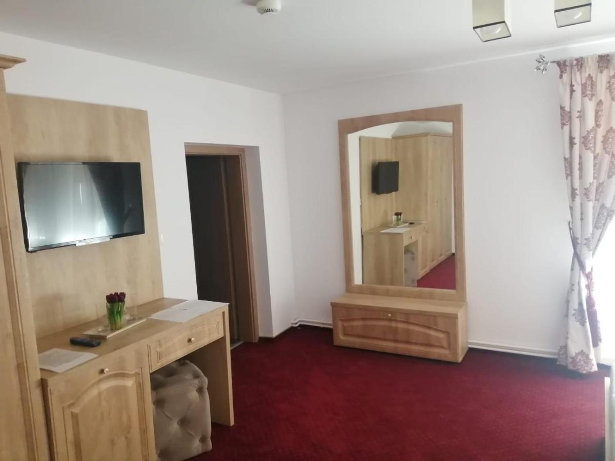 Pensiunea Rosenau Rîşnov Exteriér fotografie